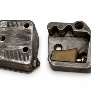 Original VW K&auml;fer T&uuml;r-Schlie&szlig;fallen links/rechts, 111 837 035 / 111 837 036
